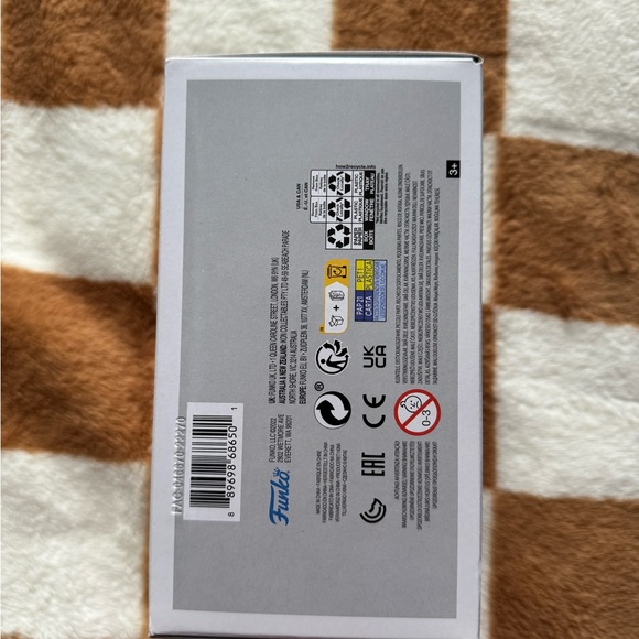 FUNKO ⋆ Grogu with Armor Figure - Picture 6 of 6